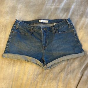 levis “vintage” mom jean shorts
